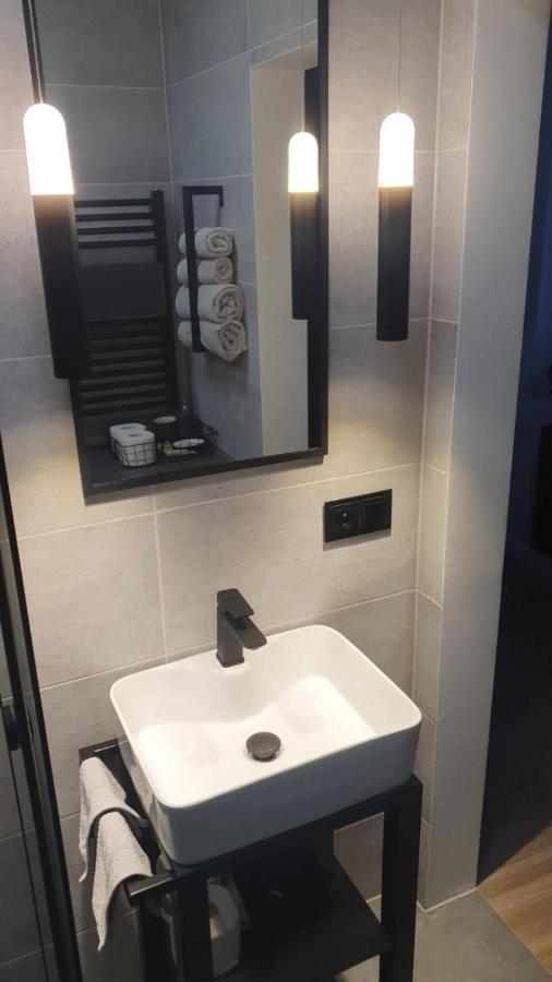 קרקוב Apartment Between מראה חיצוני תמונה